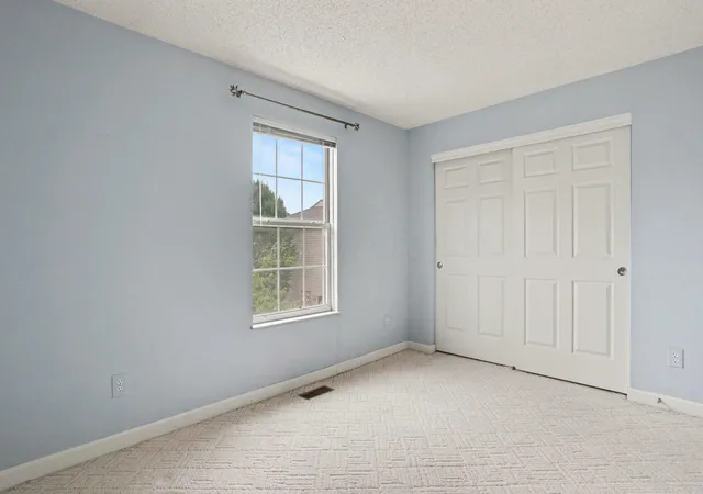 image of 2517 Hyacinth Ln, Columbus, OH 43235