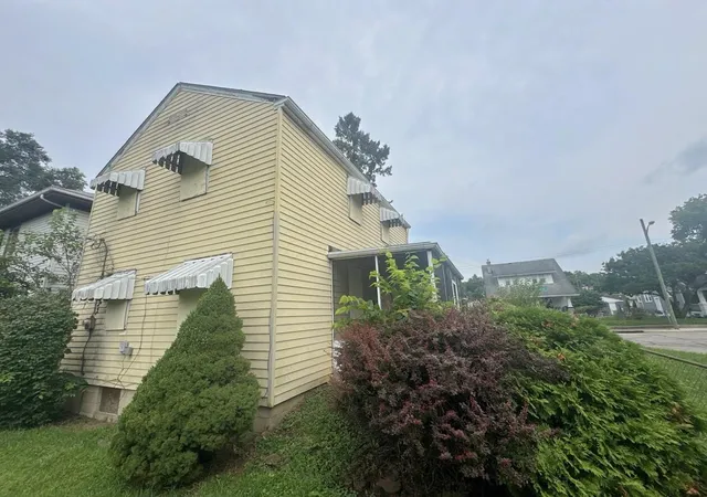 Photo 3 of Single family home for sale at 2141 Margaret Ave, Columbus, OH 43219 | MLS# 226031459 | Listing updated on 2026-08-19