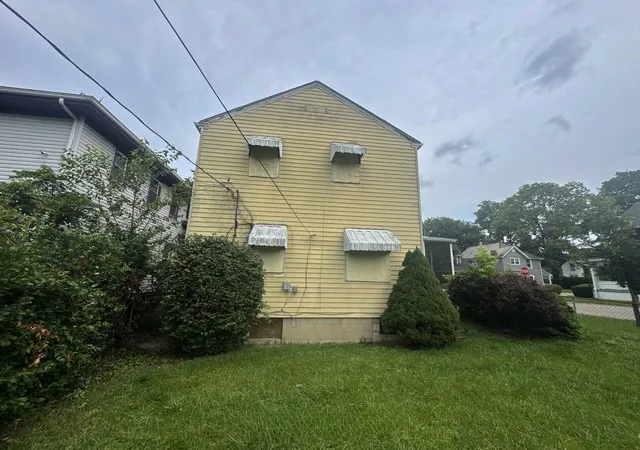 Photo 3 of Sale Pending at 2141 Margaret Ave, Columbus, OH 43219 | MLS# 226031459 | Listing updated on 2026-10-02
