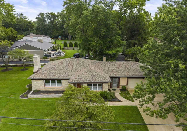 2nd image of 285 Beverly Pl, Worthington, OH 43085 | MLS# 226031755