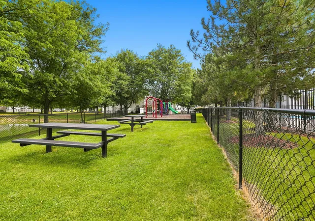 2nd image of 4649 Hobson Dr, Columbus, OH 43228