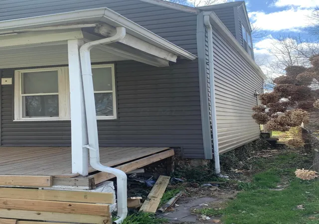 Photo 3 of Single family home for sale at 1043 Seymour Ave, Columbus, OH 43206 | MLS# 226031497 | Listing updated on 2026-09-09