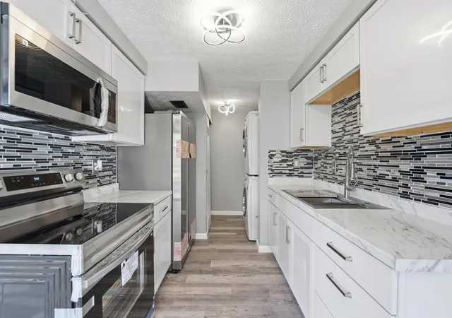 4th image of 2467 Burgandy Ln, Columbus, OH 43232