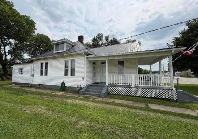 3rd image of 580 E Main St, Circleville, OH 43113 | MLS# 226031530