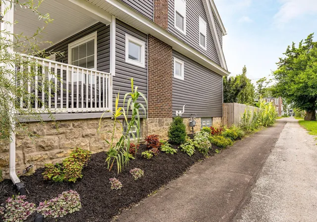 Photo 3 of Single family home for sale at 1035 S Champion Ave, Columbus, OH 43206 | MLS# 226031555 | Listing updated on 2026-08-21