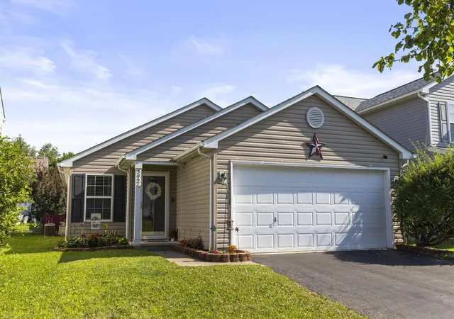 1st image of 3926 Genteel Dr, Grove City, OH 43123 | MLS# 226031558