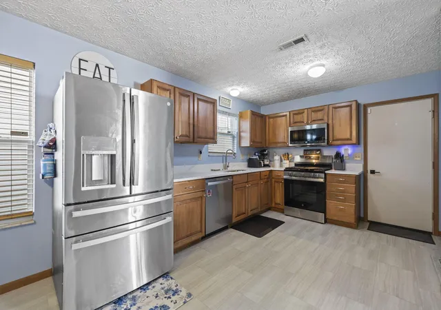 3rd image of 3926 Genteel Dr, Grove City, OH 43123 | MLS# 226031558