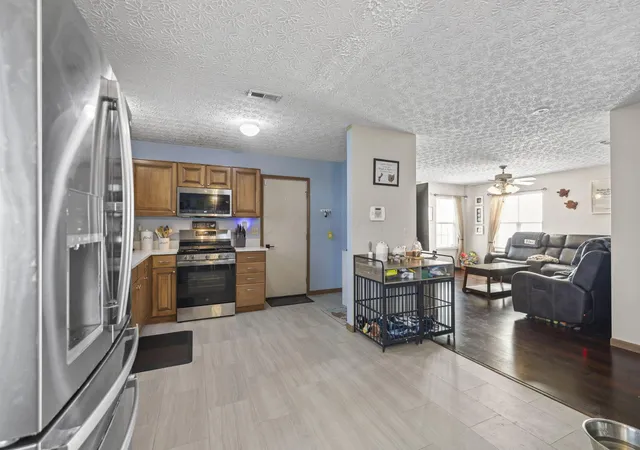 4th image of 3926 Genteel Dr, Grove City, OH 43123 | MLS# 226031558