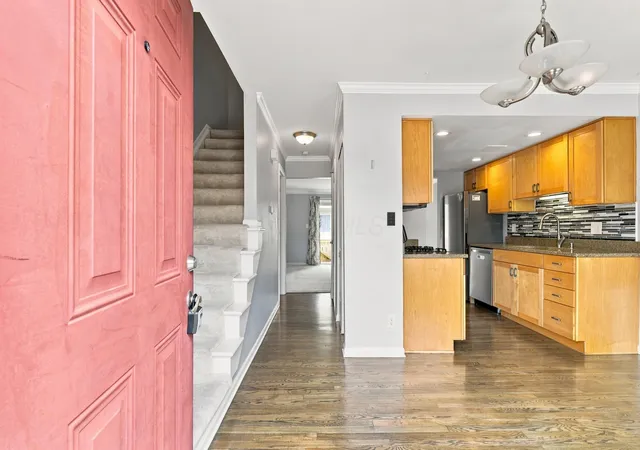 3rd image of 2568 Scioto View Ln #G, Columbus, OH 43221 | MLS# 226031568