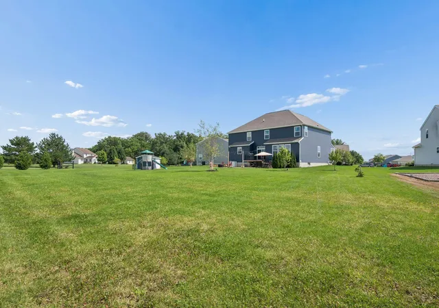 2nd image of 824 Forest Edge Ct, Marysville, OH 43040 | MLS# 226031572