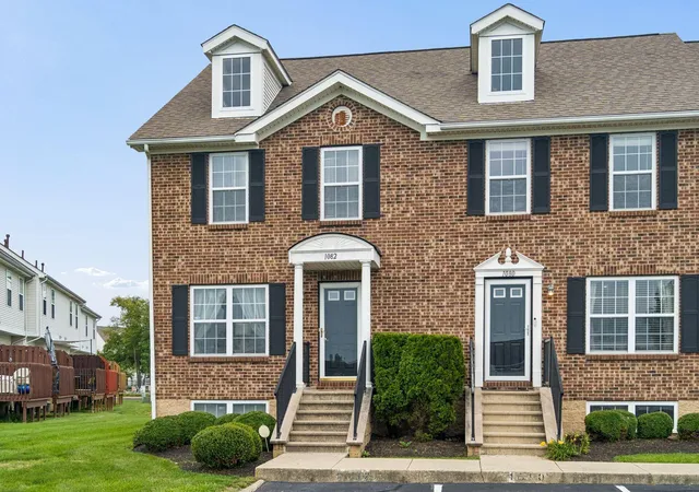 2nd image of 1080 Shady Lake Dr, Columbus, OH 43228 | MLS# 226031579