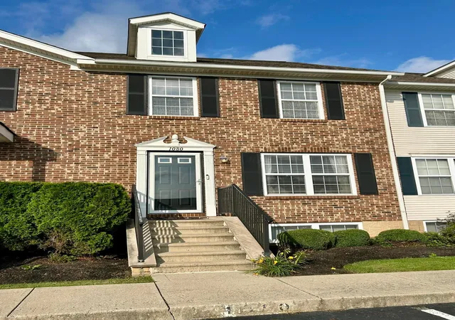 image of 1080 Shady Lake Dr, Columbus, OH 43228 | MLS# 226031579