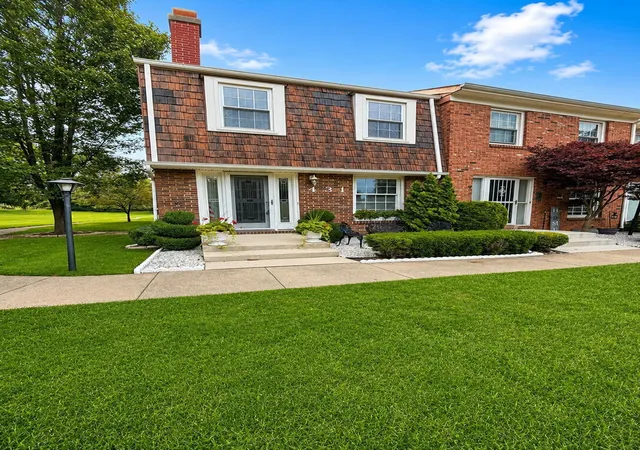 Photo 2 of Condo for sale at 431 Pamlico St #JL8, Columbus, OH 43228 | MLS# 226031588 | Listing updated on 2026-08-31