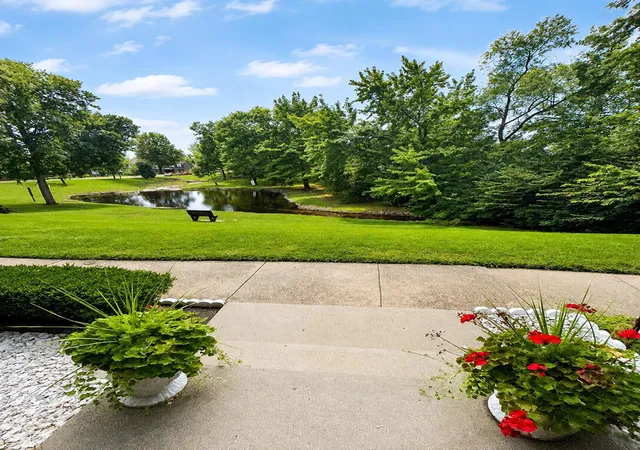 Listing Photo 5 - Condo for sale in building located at 431 Pamlico St, Columbus, OH 43228 - Unit #JL8
