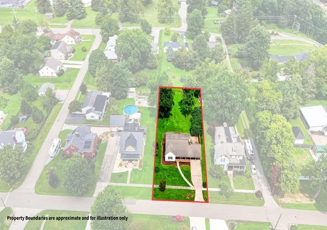 Photo 2 of Sale Pending at 327 W 4th Street, Chillicothe, OH 45601 | MLS# 226031639 | Listing updated on 2026-09-08