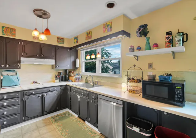 Photo 1 of Single family home for sale at 828 Wiltshire Rd, Columbus, OH 43204 | MLS# 226032911 | Listing updated on 2026-10-05