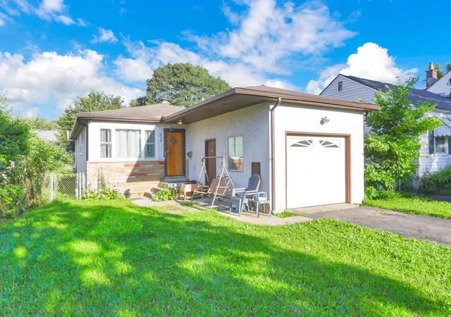 Photo 3 of Single family home for sale at 828 Wiltshire Rd, Columbus, OH 43204 | MLS# 226032911 | Listing updated on 2026-10-05