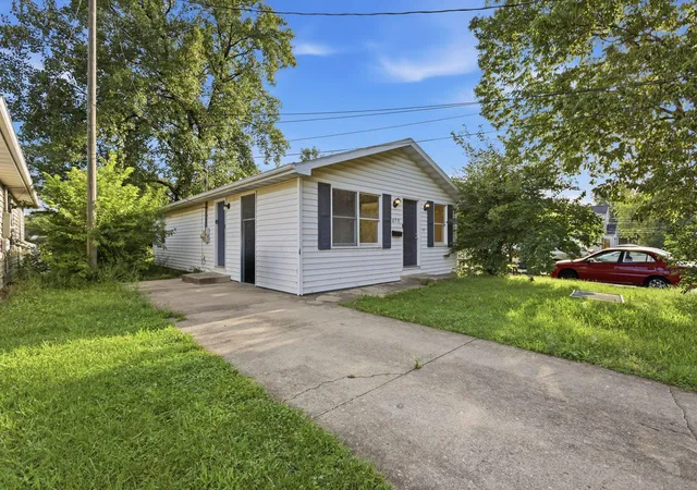 Photo 3 of Single family home for sale at 650 Stambaugh Ave, Columbus, OH 43207 | MLS# 226031944 | Listing updated on 2026-09-03