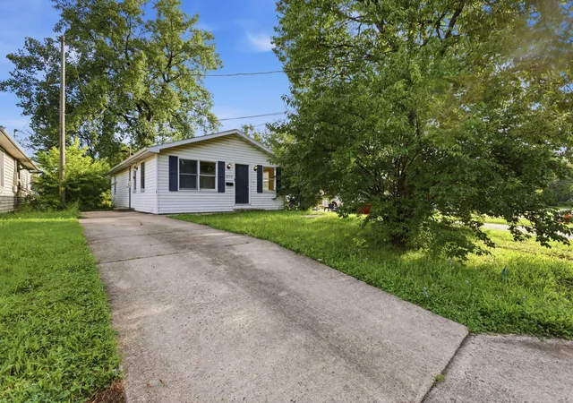 Photo 3 of Single family home for sale at 650 Stambaugh Ave, Columbus, OH 43207 | MLS# 226031944 | Listing updated on 2026-09-03