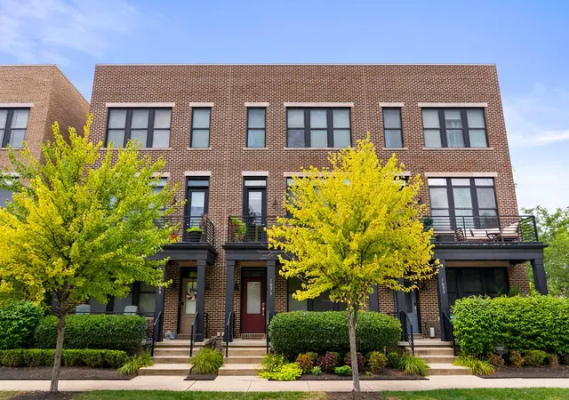 1st image of 1073 Harrison Park Pl, Columbus, OH 43201 | MLS# 226031606