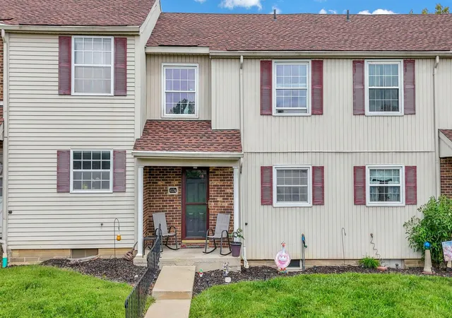 image of 413 Williamsburg Ln Nw #E, Lancaster, OH 43130 | MLS# 226031760