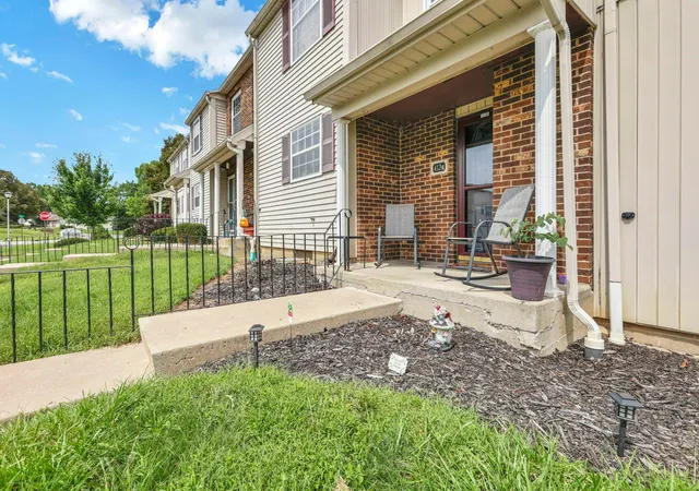 image of 413 Williamsburg Ln Nw #E, Lancaster, OH 43130 | MLS# 226031760