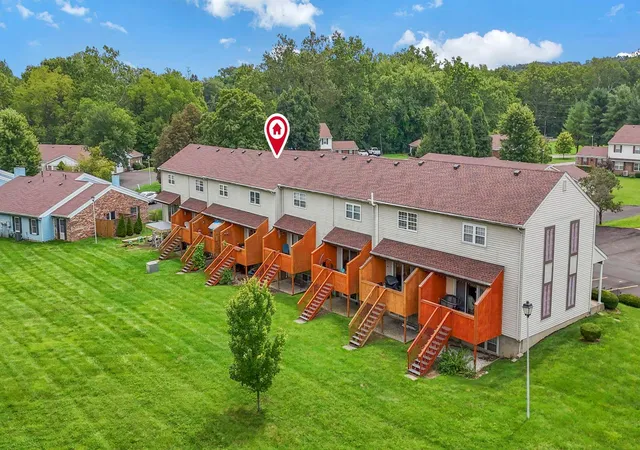 image of 413 Williamsburg Ln Nw, Lancaster, OH 43130