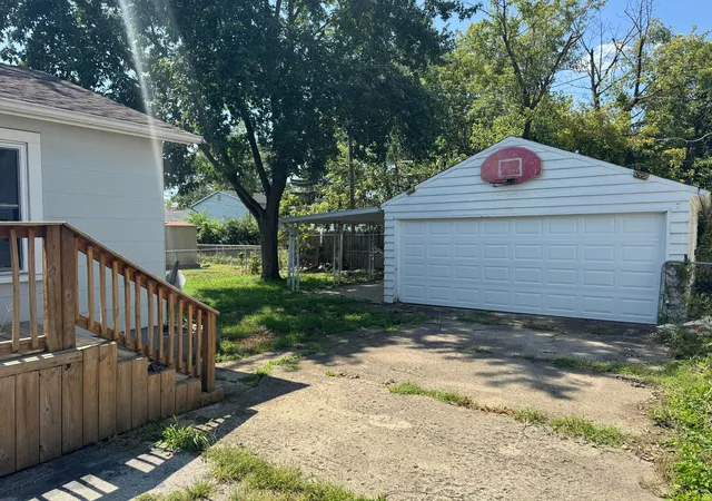Photo 2 of Sale Pending at 539 Erickson Ave, Columbus, OH 43213 | MLS# 226032348 | Listing updated on 2026-08-28