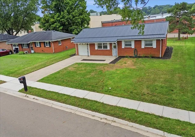 2nd image of 22 Plaza Dr, Mount Vernon, OH 43050 | MLS# 226031634