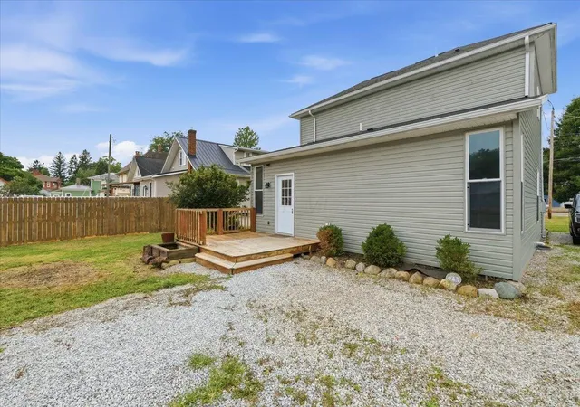 Photo 3 of Single family home for sale at 244 Newark Rd, Mount Vernon, OH 43050 | MLS# 226031638 | Listing updated on 2026-09-30