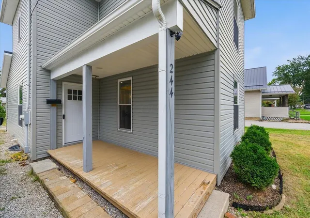 Photo 4 of Single family home for sale at 244 Newark Rd, Mount Vernon, OH 43050 | MLS# 226031638 | Listing updated on 2026-09-30