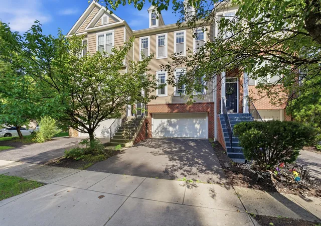 Photo 3 of Condo for sale at 2842 Acarie Dr, Columbus, OH 43219 | MLS# 226031698 | Listing updated on 2026-09-03
