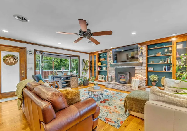 Photo 4 of Single family home for sale at 2720 Stafford Dr, Mansfield, OH 44904 | MLS# 226031675 | Listing updated on 2026-09-20