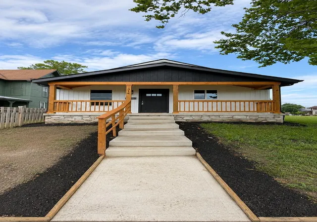 1st image of 514 Trevitt St, Columbus, OH 43203 | MLS# 226031701