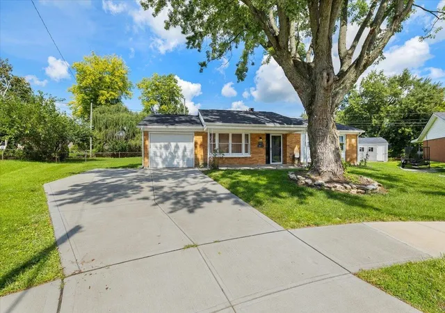 Photo 3 of Sale Pending at 403 Swank Ct, Englewood, OH 45322 | MLS# 226031697 | Listing updated on 2026-10-02