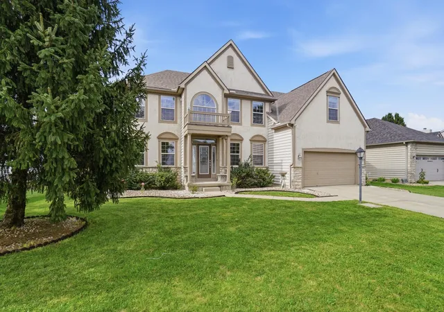 Photo 3 of Single family home for sale at 442 Trail W, Pataskala, OH 43062 | MLS# 226031685 | Listing updated on 2026-08-30
