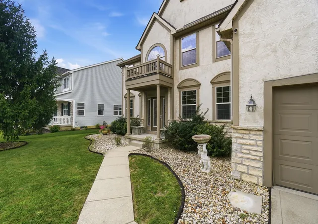 Photo 3 of Single family home for sale at 442 Trail W, Pataskala, OH 43062 | MLS# 226031685 | Listing updated on 2026-08-30