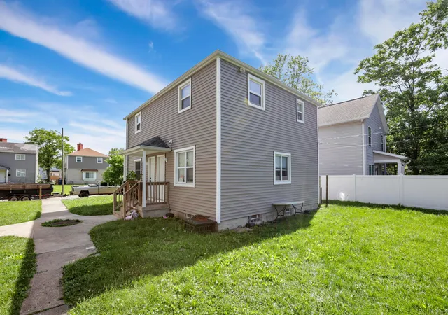 Listing Photo 4 - Condo for sale in building located at 1122 E 23rd Ave, Columbus, OH 43211 - Unit #1120