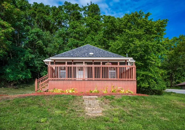 2nd image of 2695 Linden Ave, Zanesville, OH 43701 | MLS# 226031734