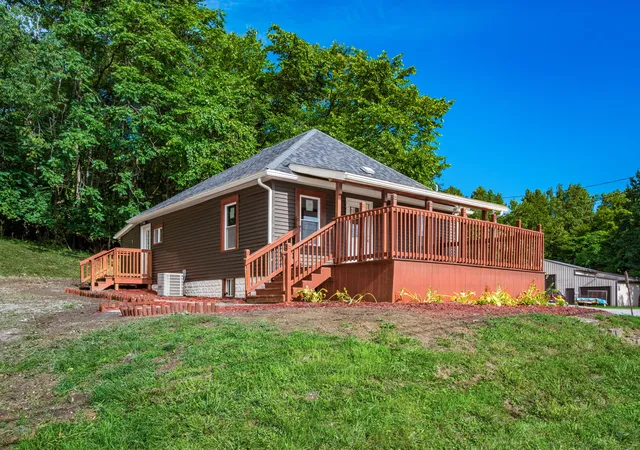 3rd image of 2695 Linden Ave, Zanesville, OH 43701 | MLS# 226031734