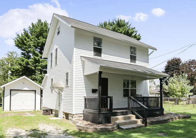 Photo 3 of Single family home for sale at 716 Maple Grove Ave, Newark, OH 43055 | MLS# 226032049 | Listing updated on 2026-09-23