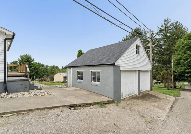 Photo 4 of Single family home for sale at 29 S West St, Thornville, OH 43076 | MLS# 226031775 | Listing updated on 2026-09-24
