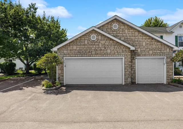 2nd image of 1981 Hoadley Dr #10A, Columbus, OH 43228 | MLS# 226031796