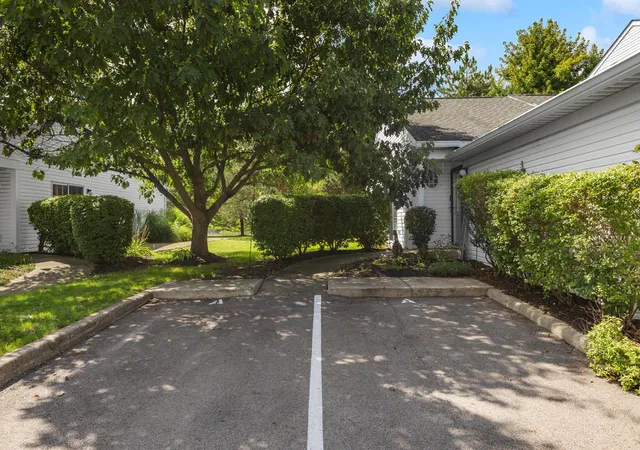 3rd image of 1981 Hoadley Dr, Columbus, OH 43228