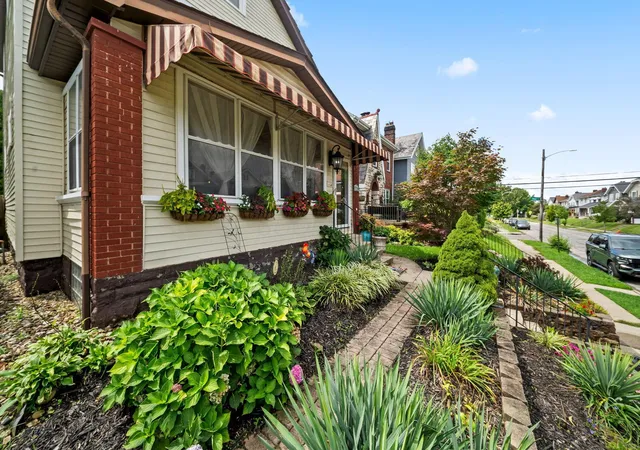Photo 3 of Single family home for sale at 729 Thurman Ave, Columbus, OH 43206 | MLS# 226031789 | Listing updated on 2026-10-27