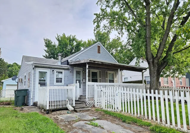 1st image of 818 E Weber Rd, Columbus, OH 43211 | MLS# 226031794