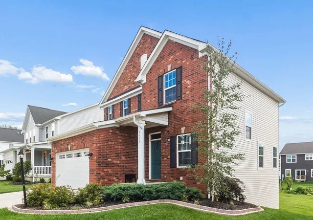 1st image of 8425 Graystone Dr, Pickerington, OH 43147 | MLS# 226031878