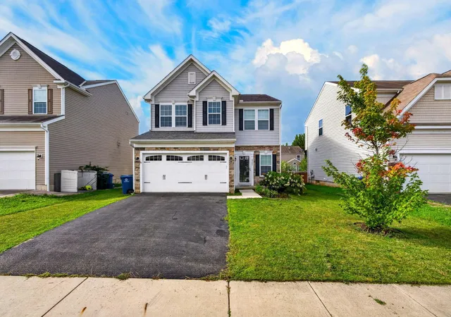 Photo 3 of Single family home for sale at 6365 Oak Trail Dr, Galloway, OH 43119 | MLS# 226031885 | Listing updated on 2026-08-21