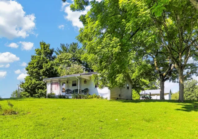 1st image of 1729 Vernonview Dr, Mount Vernon, OH 43050 | MLS# 226031837