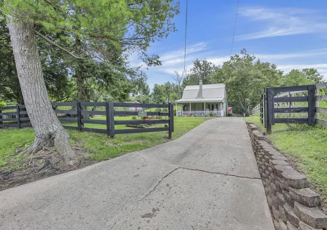 image of 340 Mount Ida Ave, Lancaster, OH 43130 | MLS# 226031846